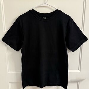 Uniqlo Men's Classic Black Short Sleeve Tee